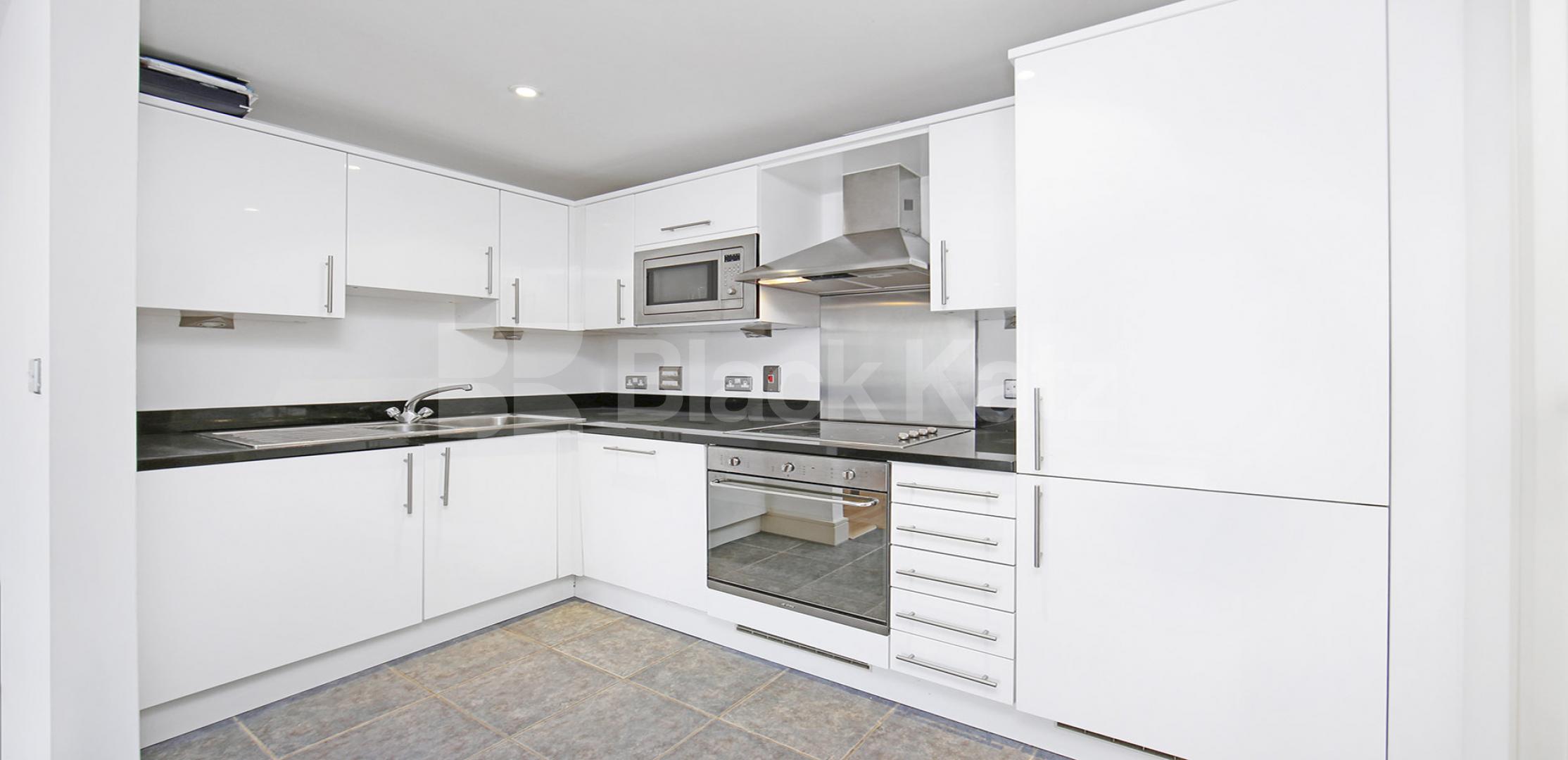 			LET , 1 Bedroom, 1 bath, 1 reception Apartment			 Long Lane, London Bridge